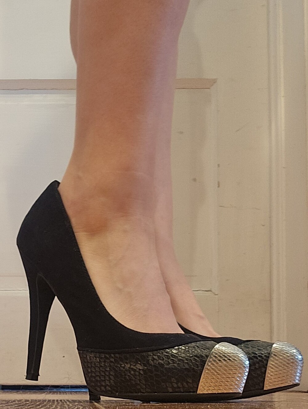 Carlos Santana Black and Silver Textured Women's Pump Shoes 8.5